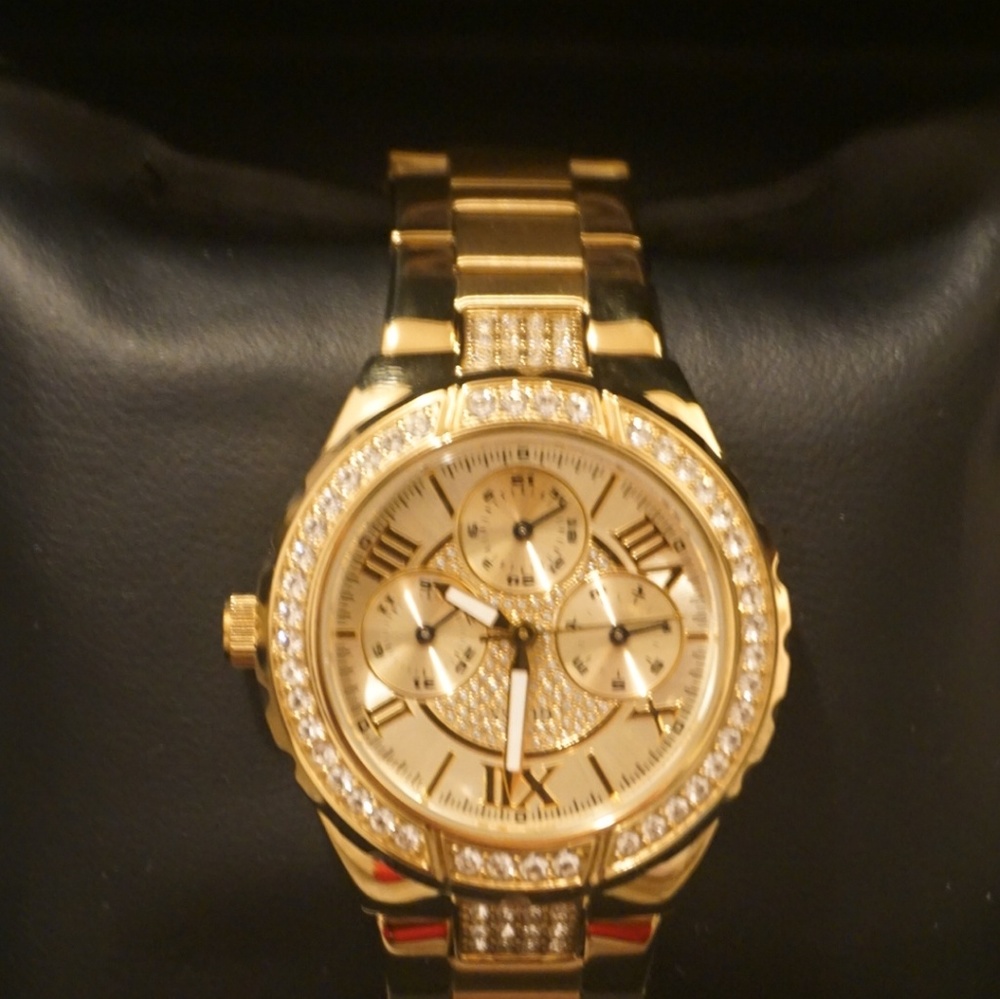 💎💎💎GOLD GUESS WATCH 💎💎💎💎 - Picture 2 of 3